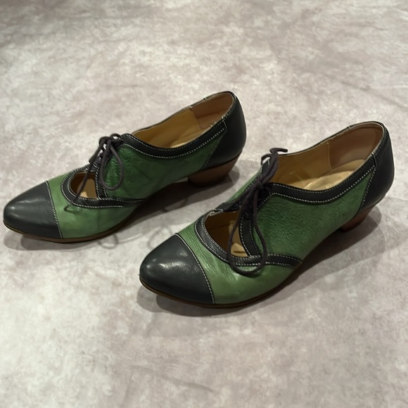 Fidgi brogues lace up heeled green and blue heels size 38.5 / US 7.5 - Picture 3 of 7